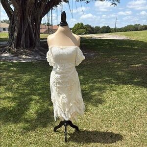 RARE Sue Wong Grail: Elegant Off-Shoulder White Dress